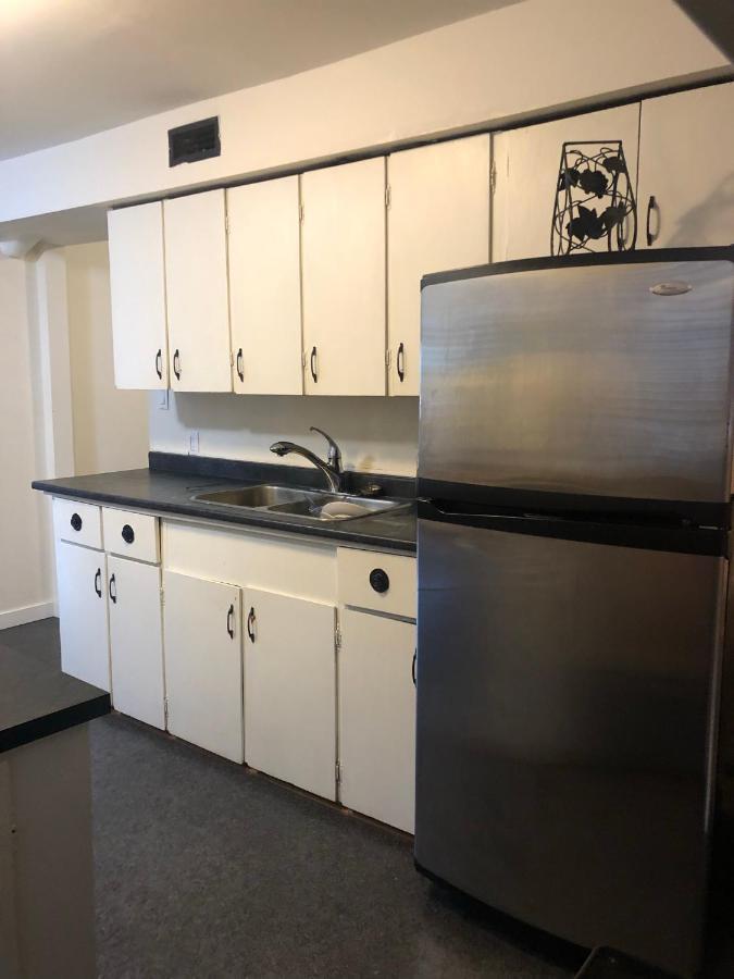 Quiet-Comfy 3 Bedroom Home On A Tree Lined Street In Kits Vancouver Esterno foto
