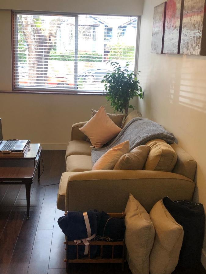 Quiet-Comfy 3 Bedroom Home On A Tree Lined Street In Kits Vancouver Esterno foto