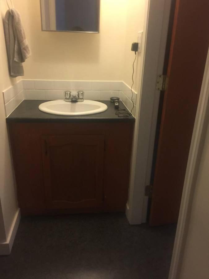 Quiet-Comfy 3 Bedroom Home On A Tree Lined Street In Kits Vancouver Esterno foto