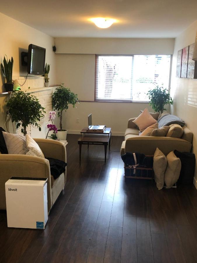 Quiet-Comfy 3 Bedroom Home On A Tree Lined Street In Kits Vancouver Esterno foto