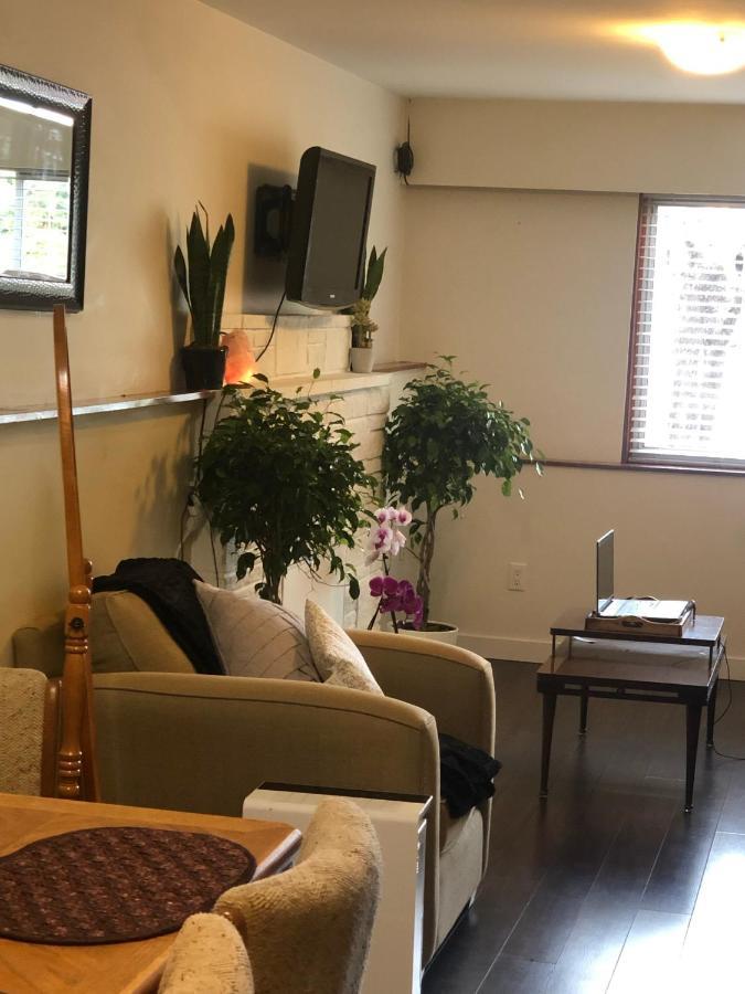 Quiet-Comfy 3 Bedroom Home On A Tree Lined Street In Kits Vancouver Esterno foto